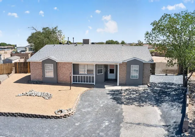 2nd image of 520 Apache Loop Sw, Rio Rancho, NM 87124 | MLS# 1107444