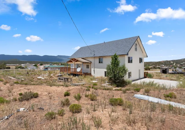 Homes for sale in Sandia Park, NM | 22 Kurt'S Wy, Sandia Park, NM 87047 | MLS# 1107457