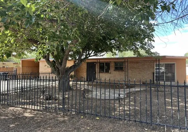 Photo 1 of Single family home for sale at 828 Ranchitos Rd Nw, Los Ranchos, NM 87114 | MLS# 1107464 | Listing updated on 2026-08-05
