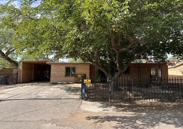 Photo 2 of Single family home for sale at 828 Ranchitos Rd Nw, Los Ranchos, NM 87114 | MLS# 1107464 | Listing updated on 2026-08-05