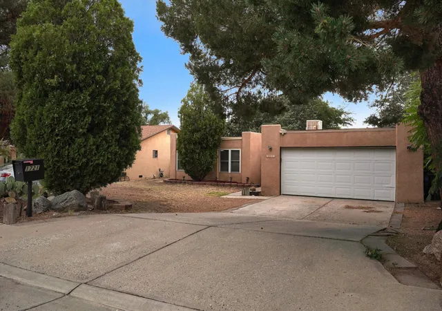 Photo 2 of Single family home for sale at 1721 Hiawatha Dr NE, Albuquerque, NM 87112 | MLS# 1107482 | Listing updated on 2026-07-28