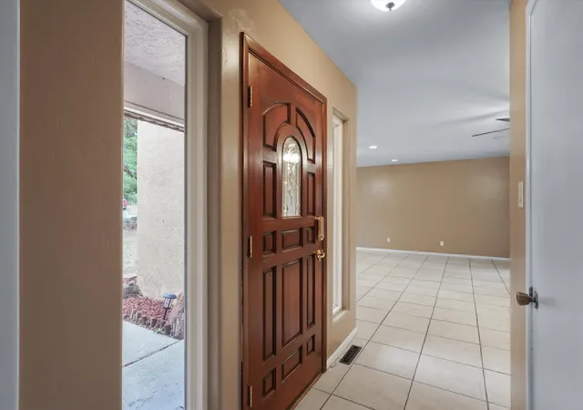 Photo 4 of Single family home for sale at 1721 Hiawatha Dr NE, Albuquerque, NM 87112 | MLS# 1107482 | Listing updated on 2026-07-28
