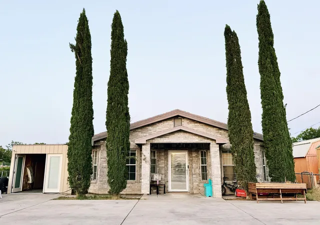 Photo 1 of Sale Pending at 2318 Algerita St, Carlsbad, NM 88220 | MLS# 1107509 | Listing updated on 2026-08-25