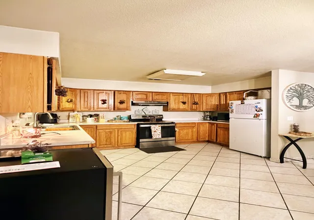 Photo 4 of Sale Pending at 2318 Algerita St, Carlsbad, NM 88220 | MLS# 1107509 | Listing updated on 2026-08-25