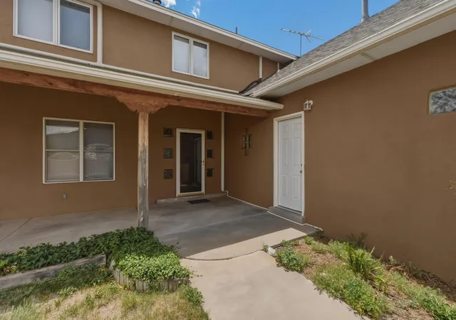 Photo 2 of Sale Pending at 6 Hideaway Ln, Edgewood, NM 87015 | MLS# 1107519 | Listing updated on 2026-08-28