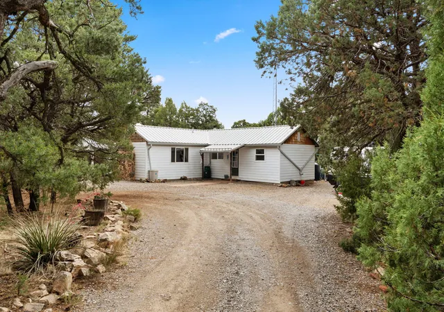 Photo 3 of Single family home for sale at 46 Mcdonald Rd, Edgewood, NM 87015 | MLS# 1107552 | Listing updated on 2026-08-20