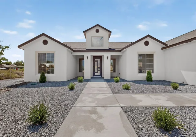 2nd image of 1613 33rd St Se, Rio Rancho, NM 87124 | MLS# 1107556