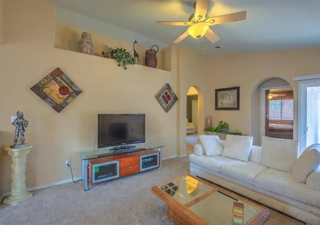 2nd image of 8401 Vista Chamisa Ln Sw, Albuquerque, NM 87121 | MLS# 1107560