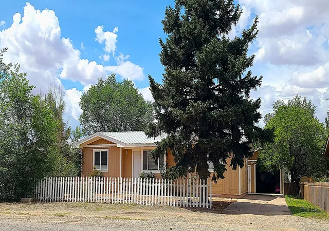 Homes for sale in Moriarty, NM | 211 Roosevelt Ave, Moriarty, NM 87035 | MLS# 1107562