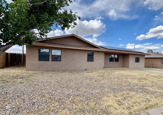 Homes for sale in Belen, NM | 816 La Luz Dr, Belen, NM 87002 | MLS# 1107568
