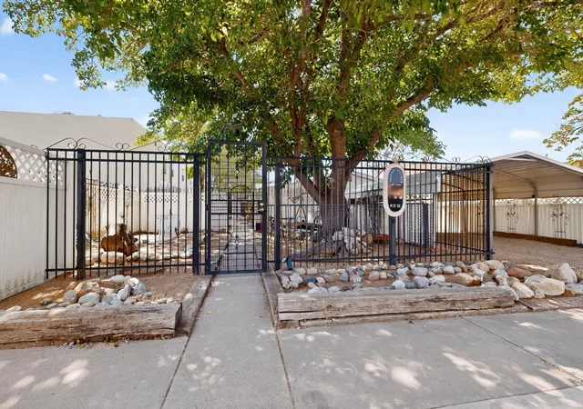 Photo 3 of Sale Pending at 415 Vassar Dr SE, Albuquerque, NM 87106 | MLS# 1107566 | Listing updated on 2026-08-21