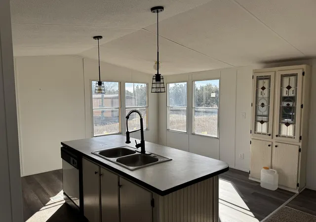 Photo 5 of Manufactured home for sale at 4 B Lois Ct, Edgewood, NM 87015 | MLS# 1107592 | Listing updated on 2026-07-21