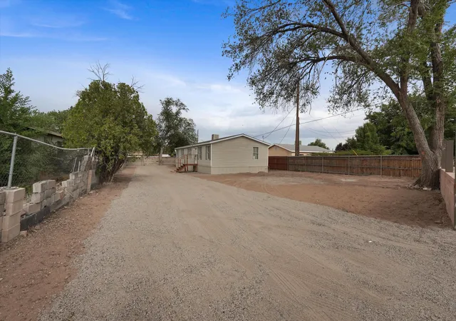 Photo 2 of Manufactured home for sale at 2106 Perry Rd Sw, Albuquerque, NM 87105 | MLS# 1107627 | Listing updated on 2026-08-29