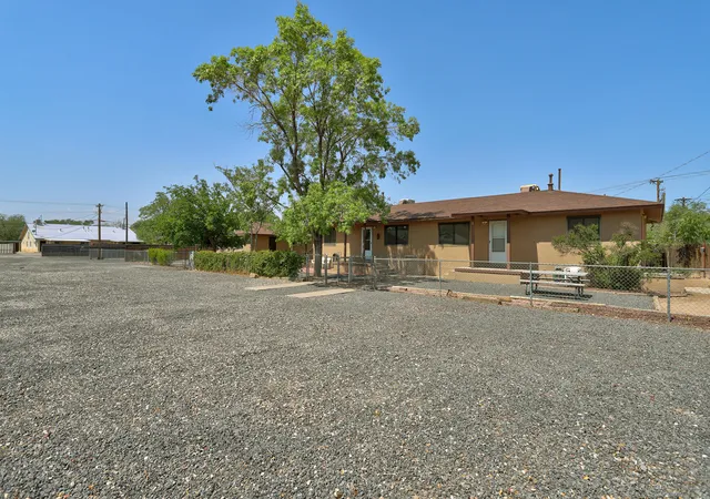 2nd image of 321 Wayne Rd Nw, Los Ranchos, NM 87114 | MLS# 1107684