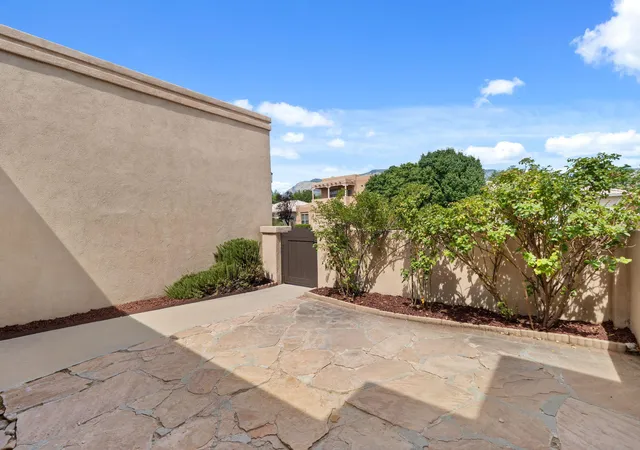 Photo 4 of Sale Pending at 8405 Petaluma Dr NE, Albuquerque, NM 87122 | MLS# 1107671 | Listing updated on 2026-08-28