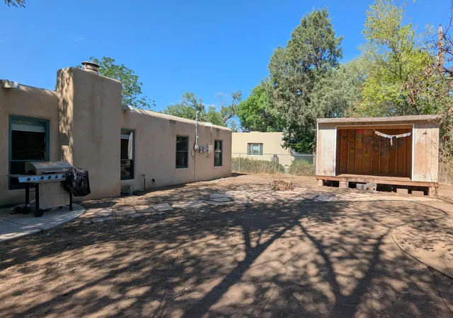 16th image of 22 Garden Park Cir Nw, Albuquerque, NM 87107 | MLS# 1107710