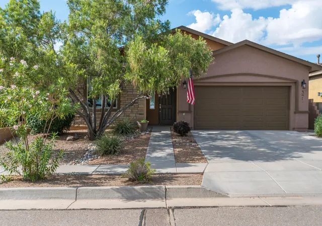 2nd image of 371 Zuni River Cir Sw, Los Lunas, NM 87031 | MLS# 1107736