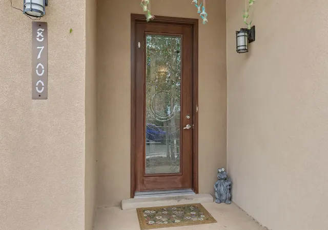 Photo 3 of Sale Pending at 8700 Aspen Leaf Dr NE, Albuquerque, NM 87122 | MLS# 1107805 | Listing updated on 2026-08-19