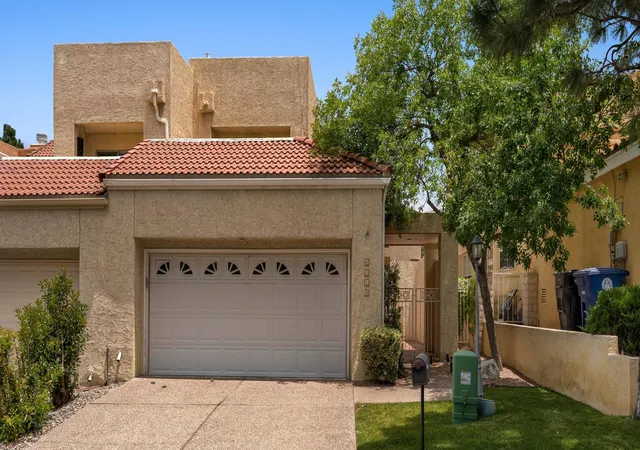 Photo 2 of Townhouse for sale at 6412 Wilmington Ne, Albuquerque, NM 87111 | MLS# 1107814 | Listing updated on 2026-08-22