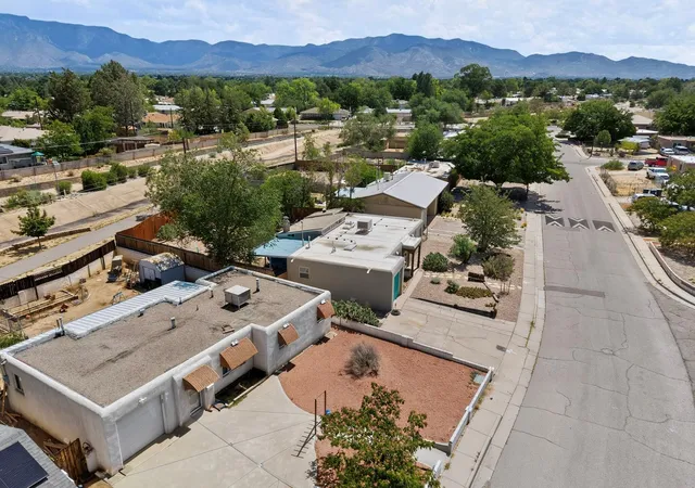 Photo 4 of Sale Pending at 5913 La Corrida Rd NE, Albuquerque, NM 87110 | MLS# 1107839 | Listing updated on 2026-08-23