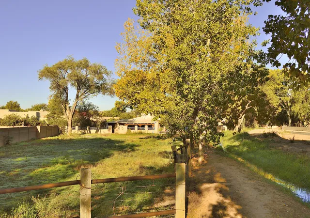 2nd image of 2914 Mountain Rd Nw, Albuquerque, NM 87104 | MLS# 1107731