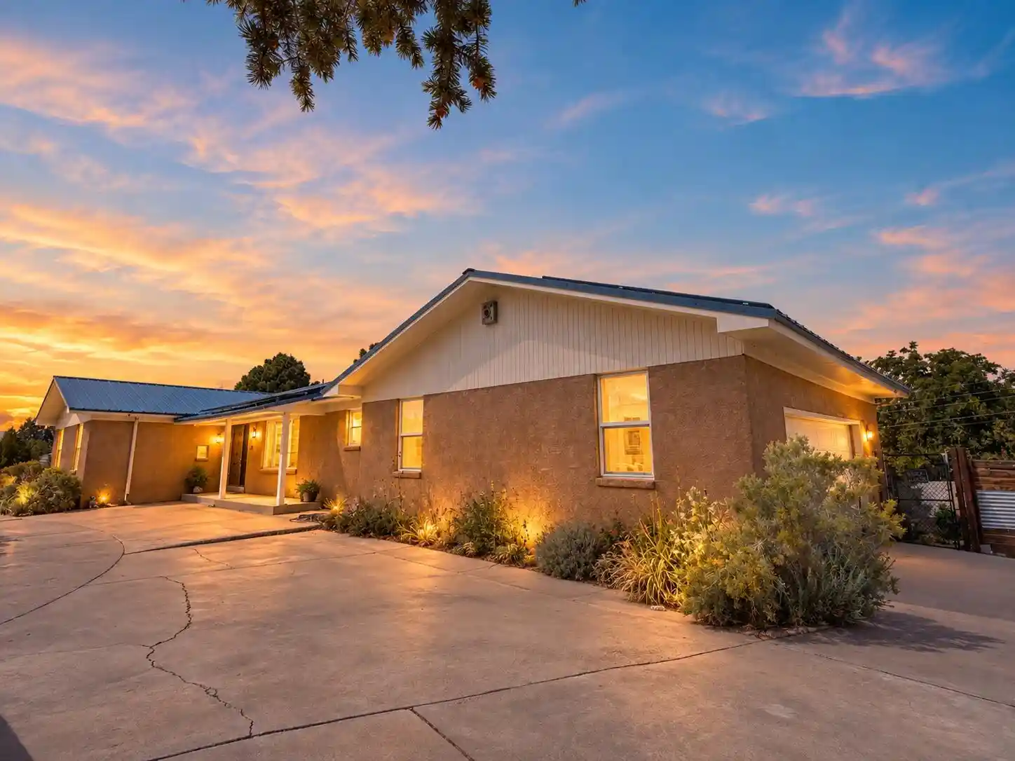 Photo 1 of Sale Pending at 3121 San Joaquin Ave Se, Albuquerque, NM 87106 | MLS# 1107841 | Listing updated on 2026-10-22