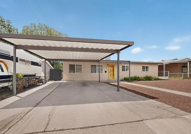 Photo 2 of Sale Pending at 1517 Tomasita St Ne, Albuquerque, NM 87112 | MLS# 1107848 | Listing updated on 2026-08-11
