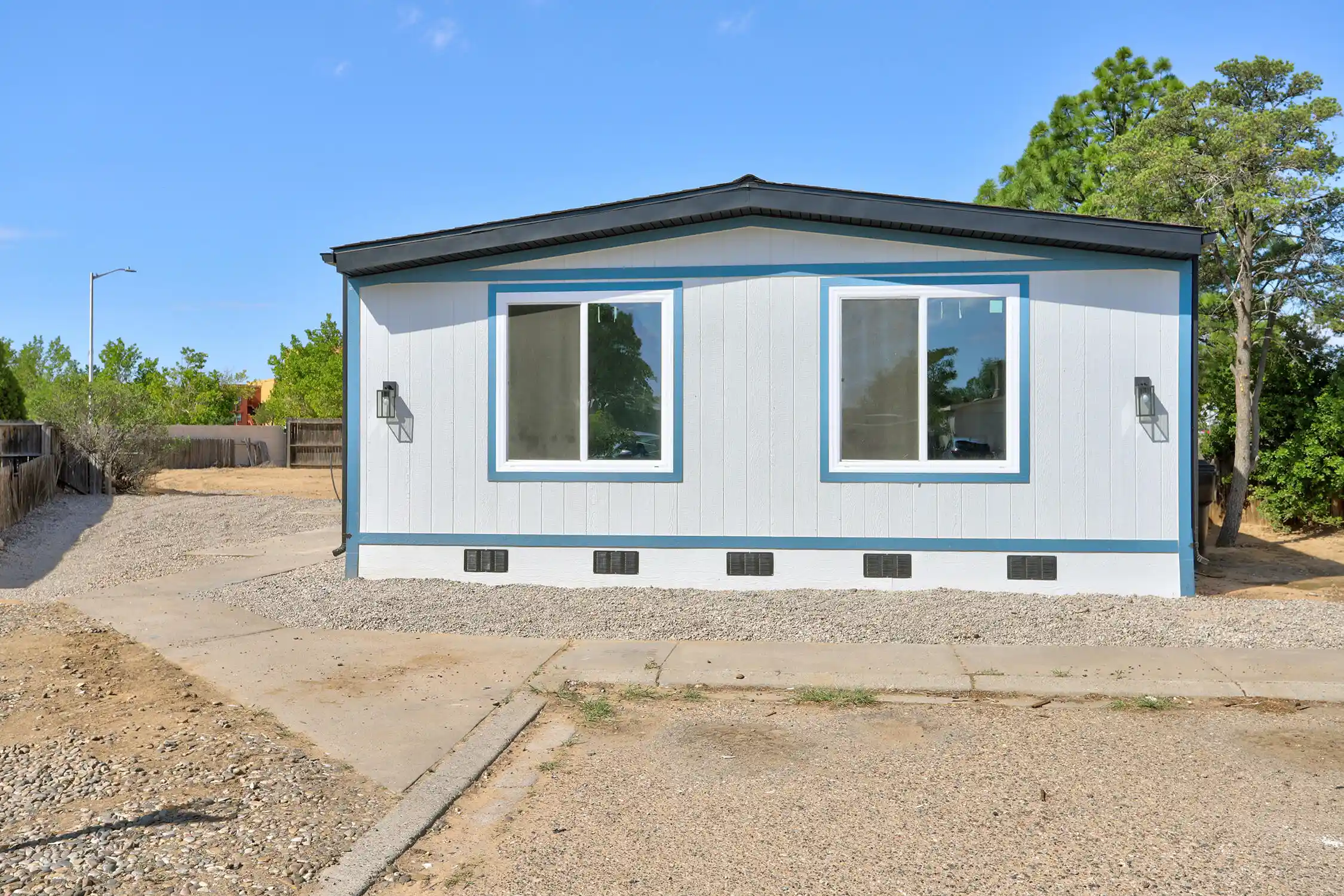Photo 1 of Manufactured home for sale at 602 Fountain Ct Se, Rio Rancho, NM 87124 | MLS# 1107857 | Listing updated on 2026-10-28