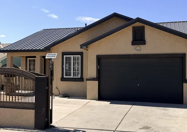Photo 2 of Sale Pending at 7800 Autumn Cyn Rd Sw, Albuquerque, NM 87121 | MLS# 1107895 | Listing updated on 2026-08-21