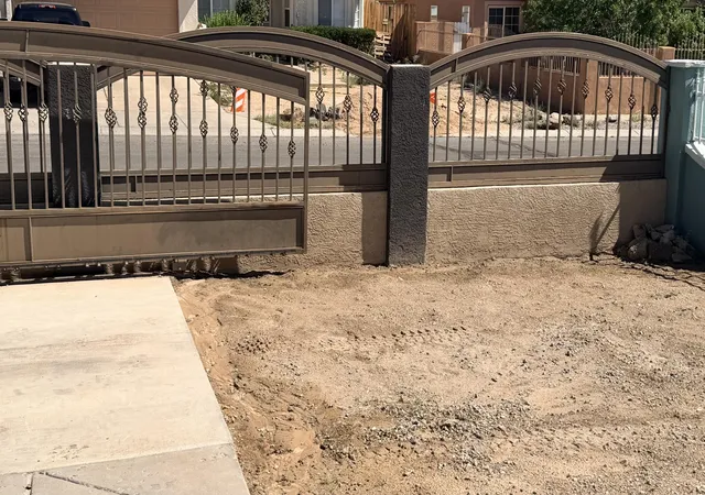 Photo 3 of Sale Pending at 7800 Autumn Cyn Rd SW, Albuquerque, NM 87121 | MLS# 1107895 | Listing updated on 2026-08-21
