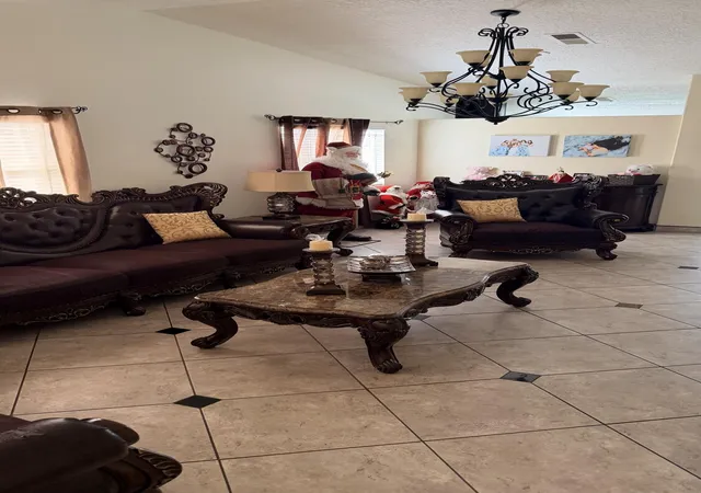 Photo 4 of Sale Pending at 7800 Autumn Cyn Rd SW, Albuquerque, NM 87121 | MLS# 1107895 | Listing updated on 2026-08-21