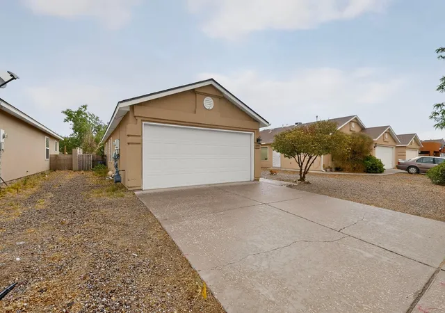 3rd image of 1840 Shadowcast Dr Sw, Albuquerque, NM 87121 | MLS# 1107897