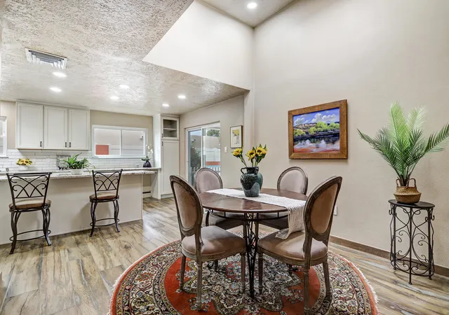Photo 4 of Single family home for sale at 9211 Cascajo Dr NE, Albuquerque, NM 87111 | MLS# 1107920 | Listing updated on 2026-10-11