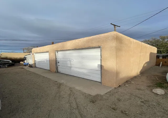 Photo 4 of House for sale at 610 San Pedro Dr SE, Albuquerque, NM 87108 | MLS# 1107948 | Listing updated on 2026-08-03