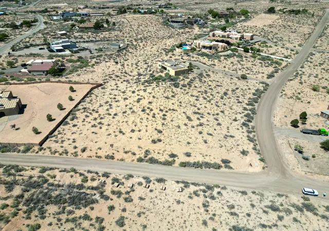 Photo 4 of Sale Pending at 5530 Teton Ave NE, Rio Rancho, NM 87144 | MLS# 1107966 | Listing updated on 2026-08-29