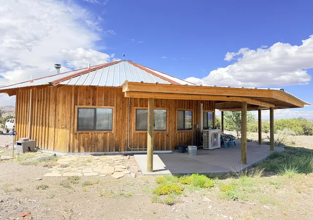 Photo 4 of Single family home for sale at 32 Brahman Rd, Magdalena, NM 87825 | MLS# 1108033 | Listing updated on 2026-08-22
