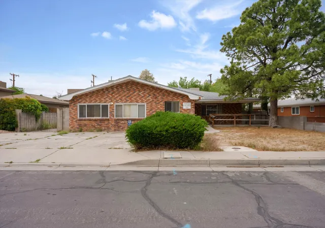 Photo 1 of Sale Pending at 1419 Solano Dr Ne, Albuquerque, NM 87110 | MLS# 1108054 | Listing updated on 2026-08-19