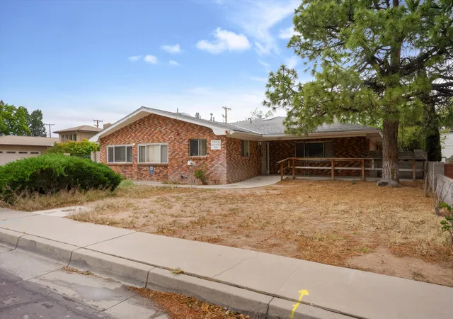 Photo 3 of Sale Pending at 1419 Solano Dr Ne, Albuquerque, NM 87110 | MLS# 1108054 | Listing updated on 2026-08-19