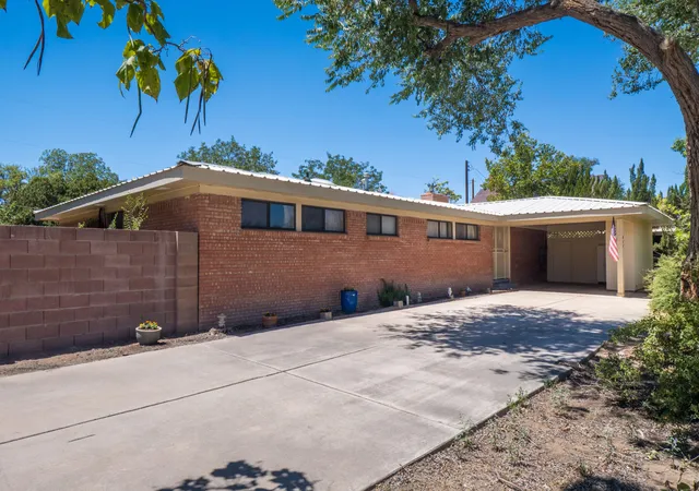 2nd image of 411 Schmidt Pl Sw, Los Lunas, NM 87031 | MLS# 1108068