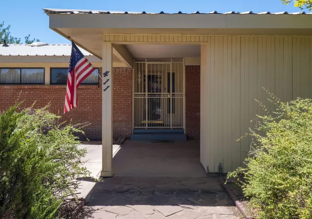 3rd image of 411 Schmidt Pl Sw, Los Lunas, NM 87031 | MLS# 1108068