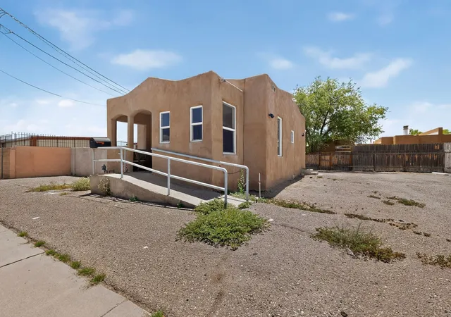2nd image of 522 Montano Rd Nw, Albuquerque, NM 87107 | MLS# 1108077