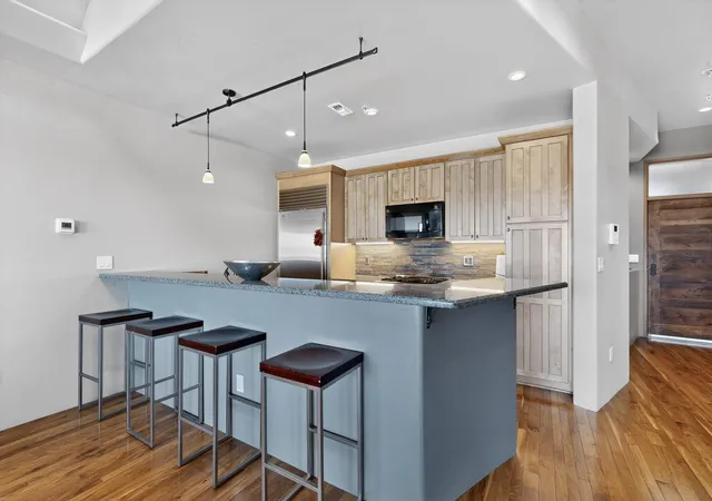 Photo 3 of Condo for sale at 3339 Central Ave NE #309, Albuquerque, NM 87106 | MLS# 1108144 | Listing updated on 2026-09-25
