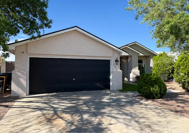 Photo 3 of Single family home for sale at 8201 Summerfield Ct Sw, Albuquerque, NM 87121 | MLS# 1108160 | Listing updated on 2026-08-26