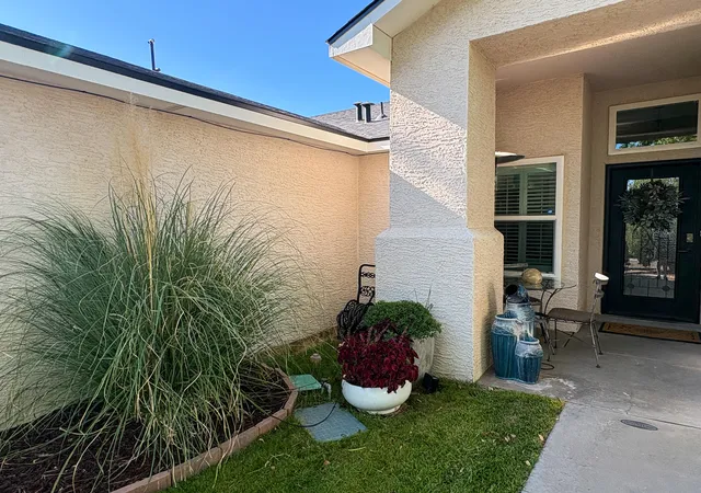 Photo 4 of Single family home for sale at 8201 Summerfield Ct SW, Albuquerque, NM 87121 | MLS# 1108160 | Listing updated on 2026-08-26