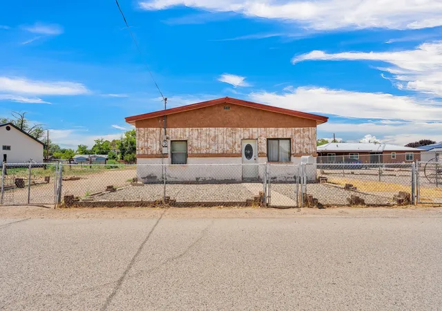 Photo 2 of Single family home for sale at 633 Wisconsin St, Belen, NM 87002 | MLS# 1108172 | Listing updated on 2026-08-03