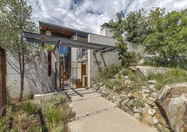 Photo 4 of Single family home for sale at 1105 Marquette Pl NE, Albuquerque, NM 87106 | MLS# 1108217 | Listing updated on 2026-07-30