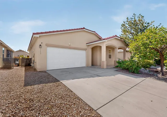 Photo 2 of Sale Pending at 3112 Grassland Dr Sw, Albuquerque, NM 87121 | MLS# 1108232 | Listing updated on 2026-08-21