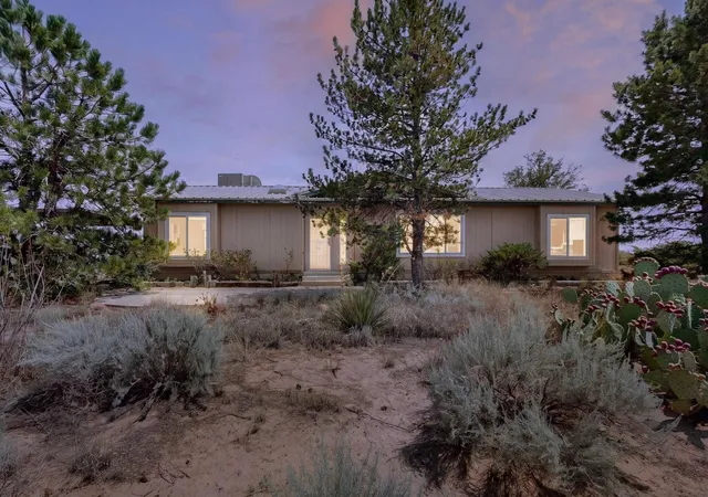 Photo 1 of Single family home for sale at 6 El Cerro Mission Pl, Los Lunas, NM 87031 | MLS# 1108234 | Listing updated on 2026-08-24