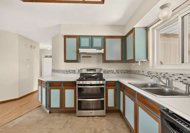 Photo 2 of Single family home for sale at 6 El Cerro Mission Pl, Los Lunas, NM 87031 | MLS# 1108234 | Listing updated on 2026-08-24