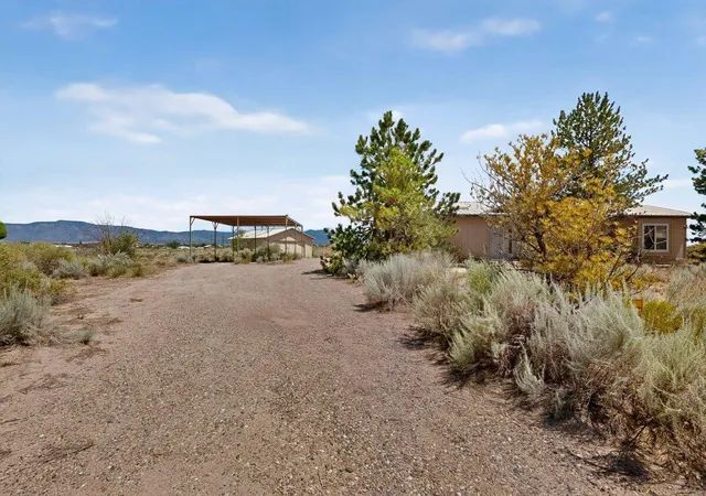 Photo 3 of Single family home for sale at 6 El Cerro Mission Pl, Los Lunas, NM 87031 | MLS# 1108234 | Listing updated on 2026-10-02